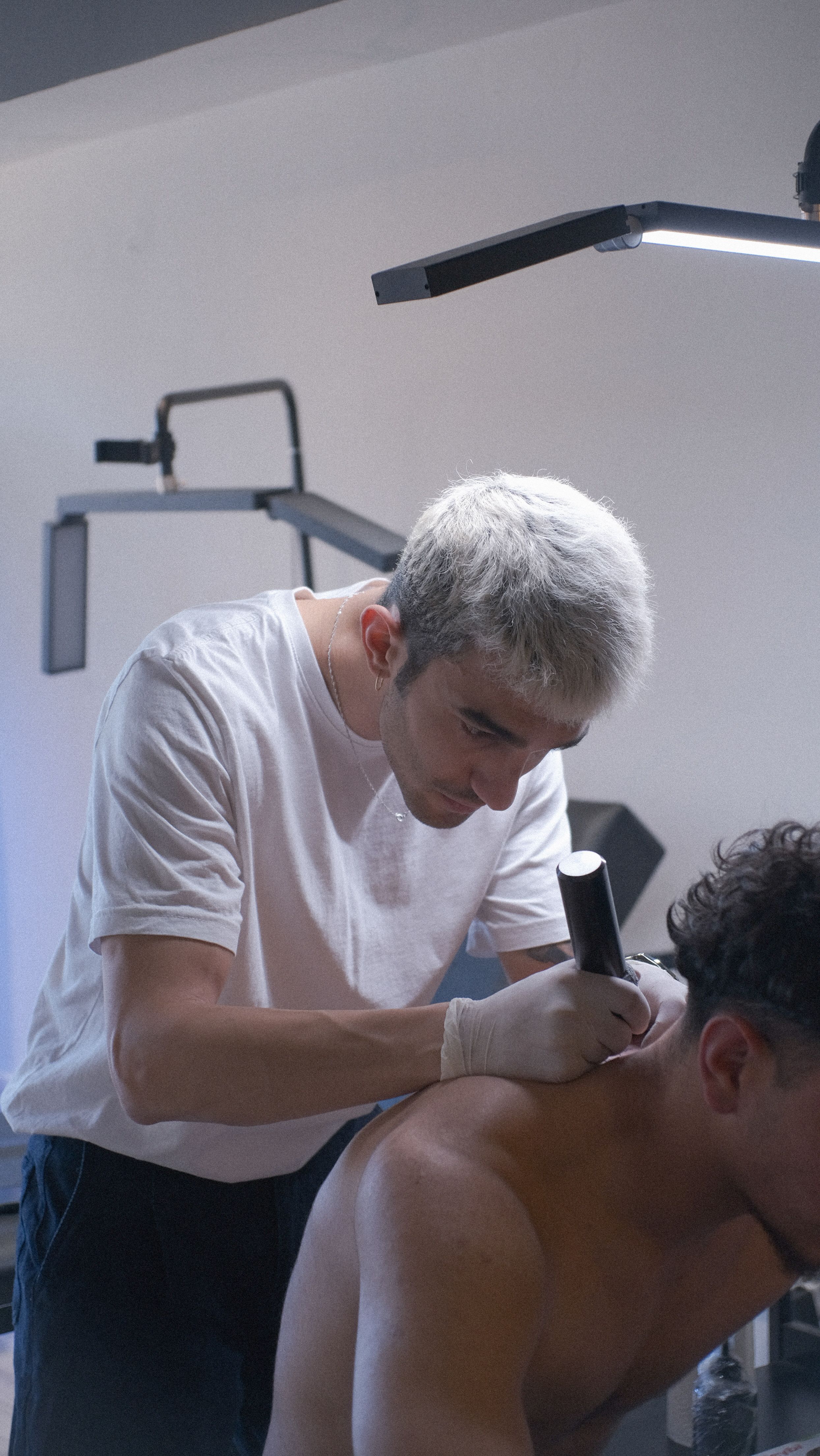 Preparación y manejo de equipo de tatuaje