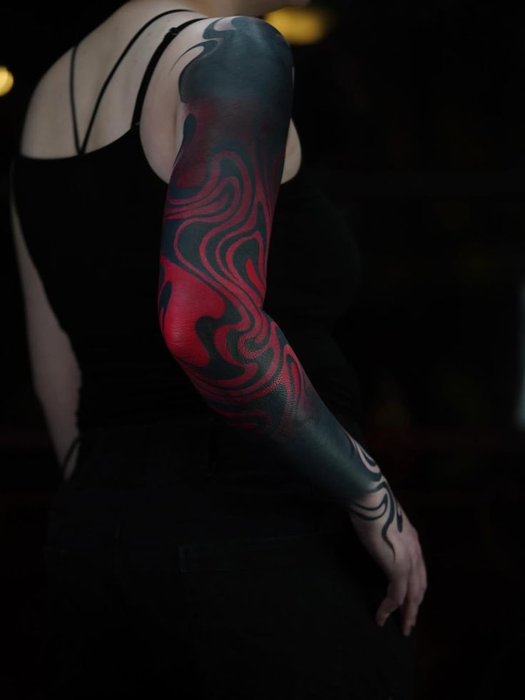 Tatuaje estilo blackout