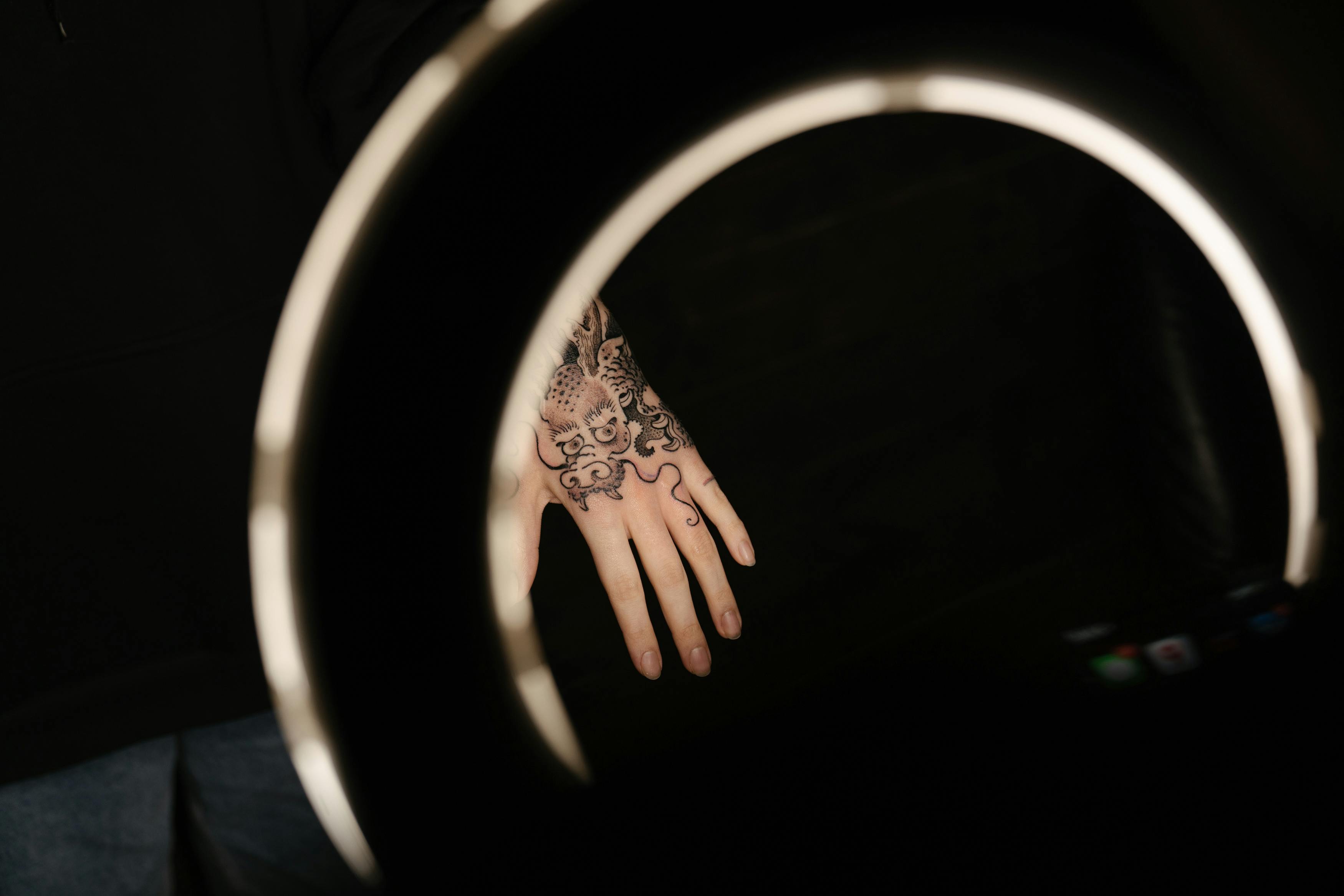 Tatuaje fine line realizado por Draw Ink Studio